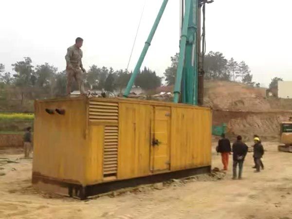 梅列如何判断水冷式机油散热器密封件是否需要更换?